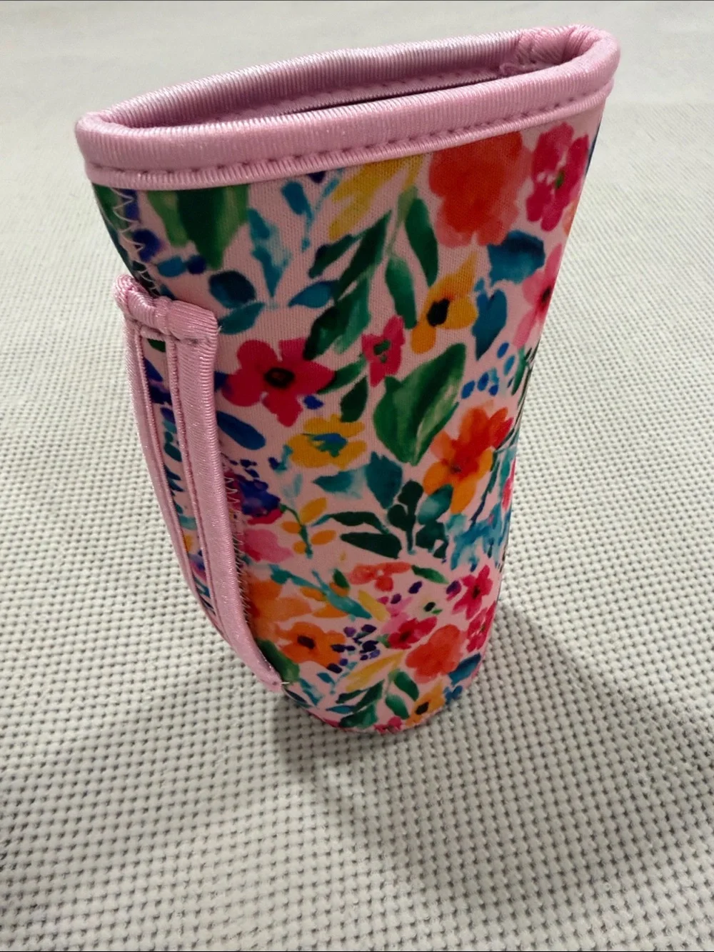 AJLTPA 22oz bottle Sleeves with handle of 3 multicolor floral styles